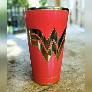 DC Comics Six Flags Wonder Woman Glass Tumbler